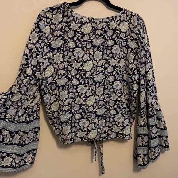 Blue floral front tie top American eagle size M - Picture 4 of 6